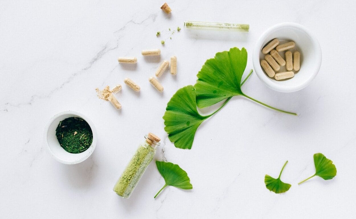Herbal Remedies and Modern Medicine: Navigating the Benefits